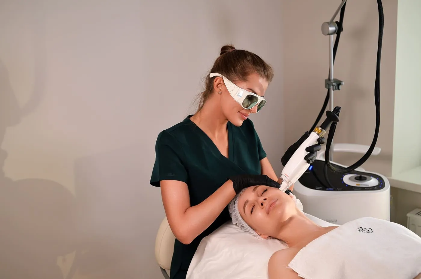 LaseMD: Лицо и шея  без использования сыворотки