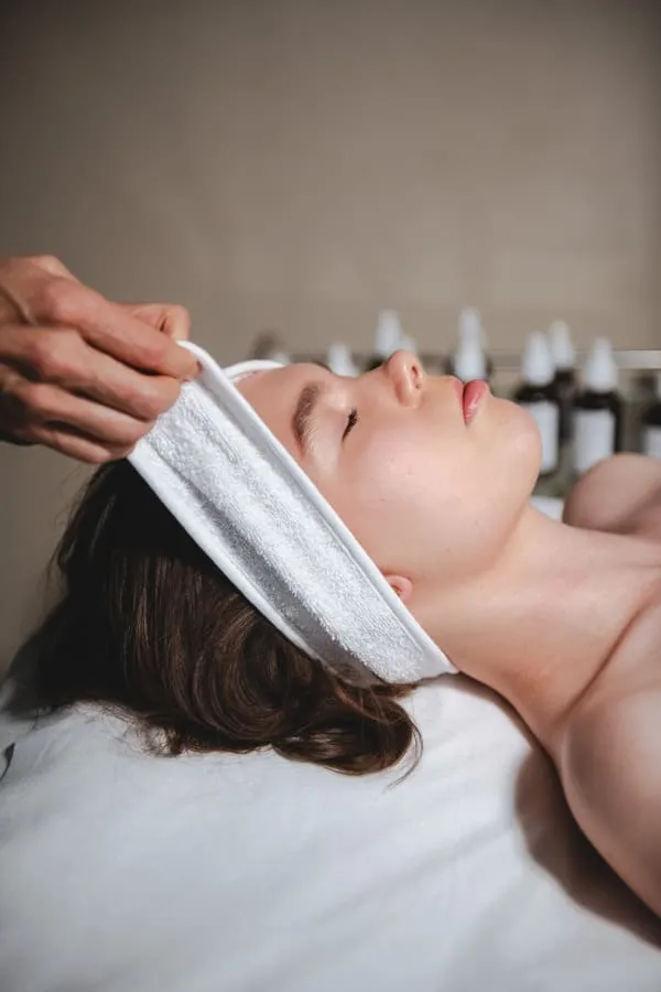 Пилинг Sebo Sensitive с косметикой MediDerma