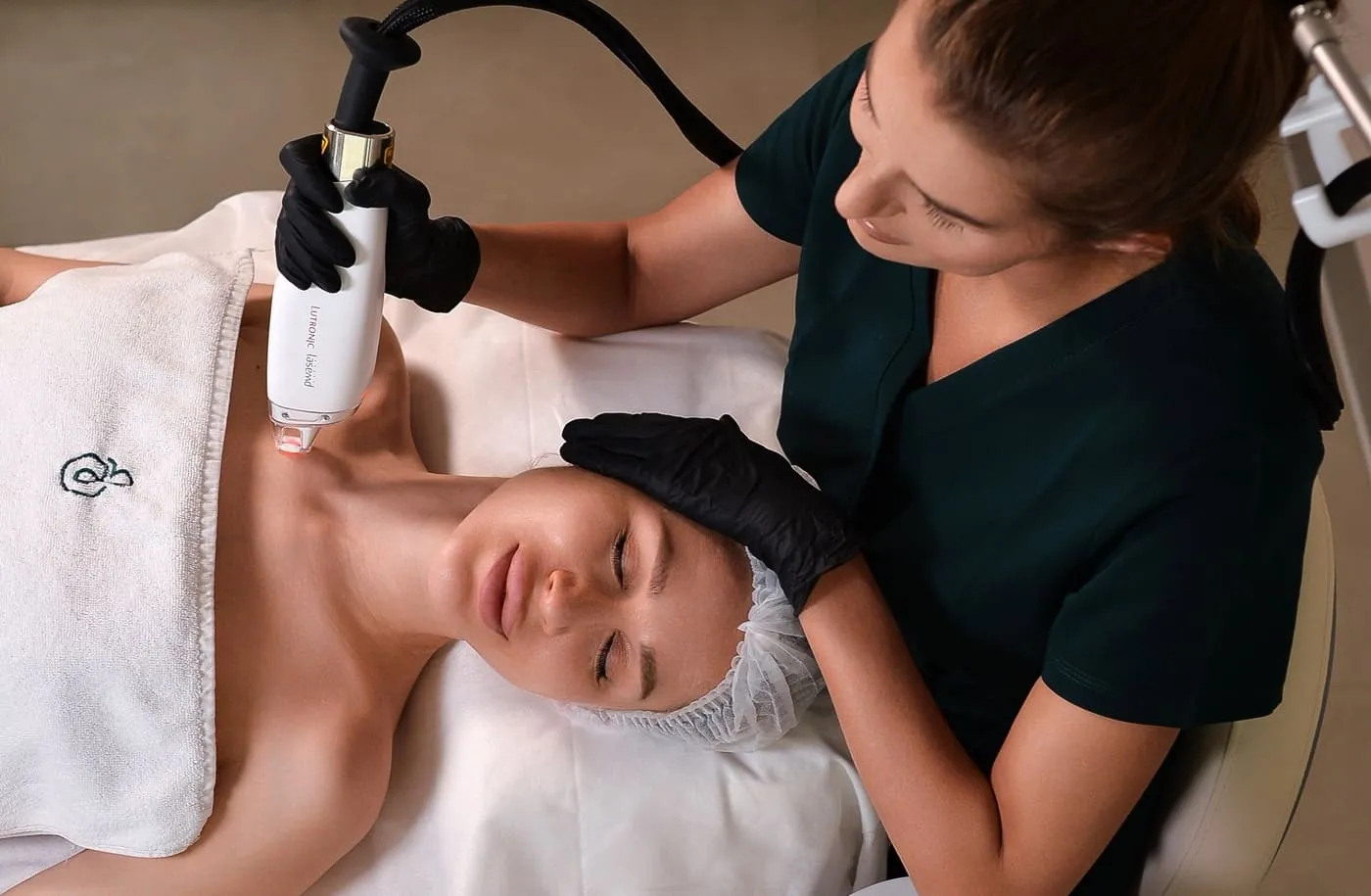 LaseMD: Лицо, шея и декольте с использованием сыворотки