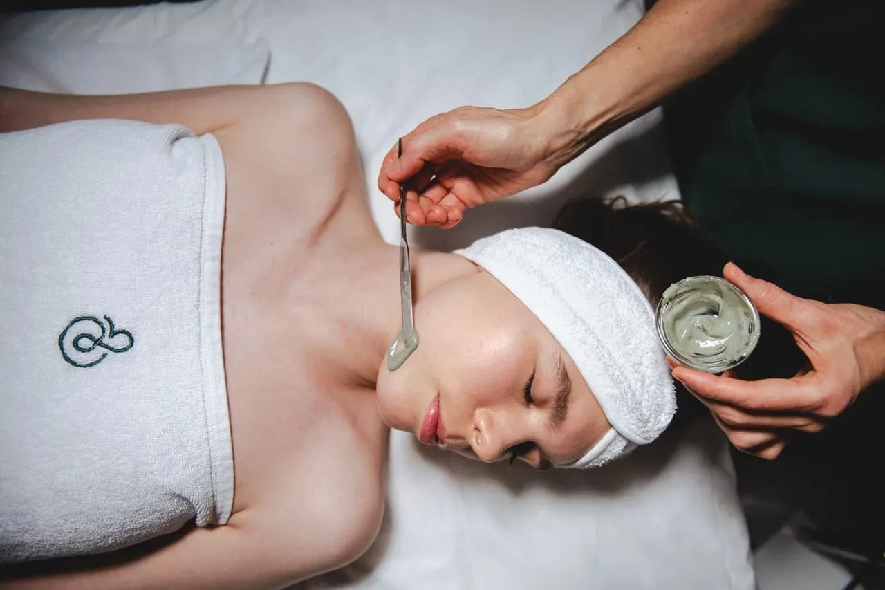 Пилинг «Постакне» с косметикой MediDerma