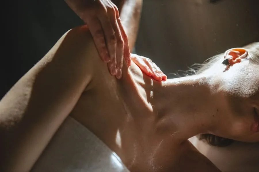 картинка Массаж шейно-воротниковой зоны от Ampermy.ru