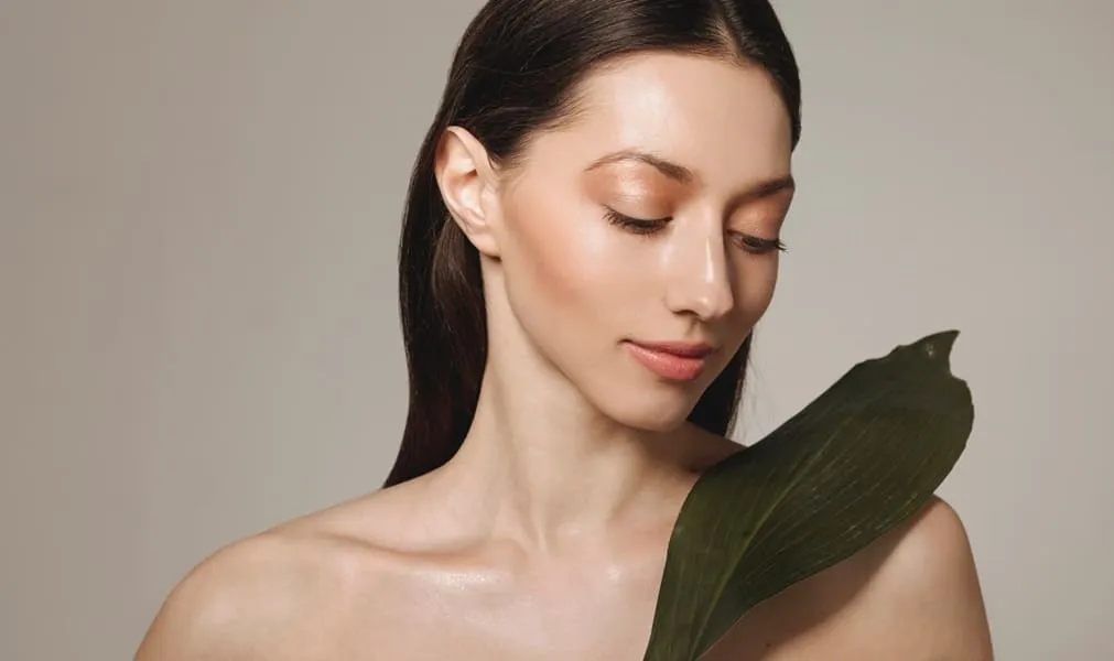 SMAS-лифтинг: Декольте – 350 линий