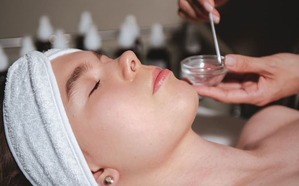 Пилинг «Акне-решение» с косметикой MediDerma