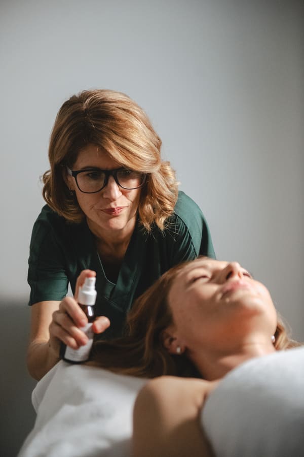 Эксперт Ampermy для «Известий»: Возрастная маркировка на косметике — просто маркетинговый ход